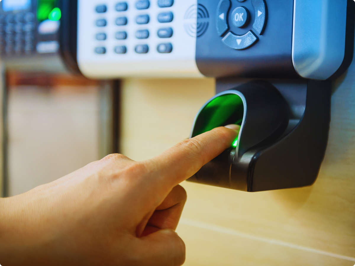 Biometric access control activated by fingerprint 