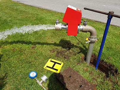 Servicing a UK fire hydrant